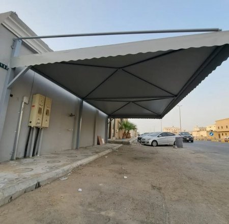 مظلات معلقة في جده